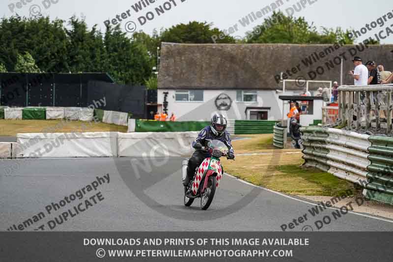 Vintage motorcycle club;eventdigitalimages;mallory park;mallory park trackday photographs;no limits trackdays;peter wileman photography;trackday digital images;trackday photos;vmcc festival 1000 bikes photographs